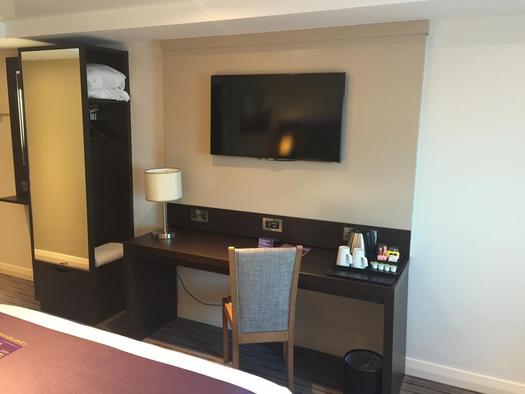 Premier Inn London Wimbledon South Zewnętrze zdjęcie
