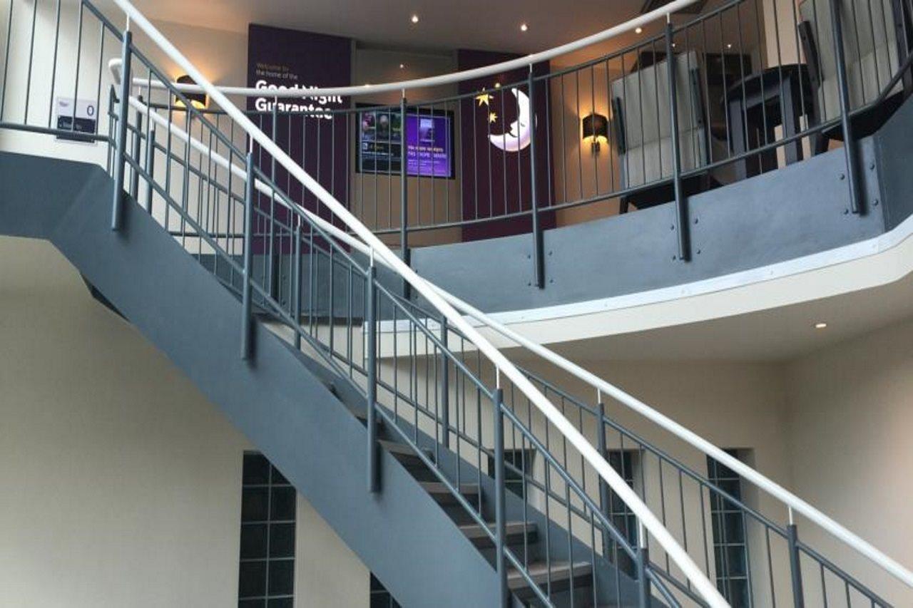 Premier Inn London Wimbledon South Zewnętrze zdjęcie
