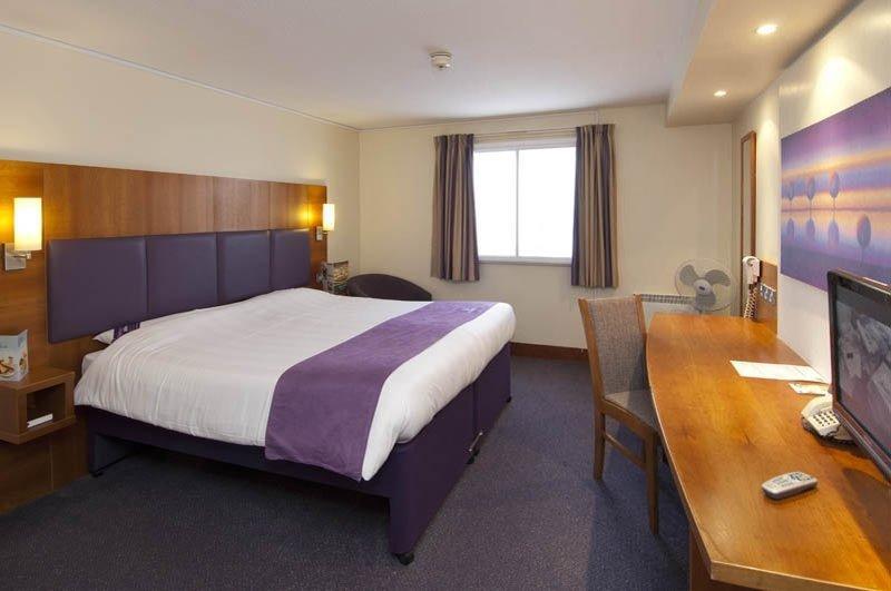 Premier Inn London Wimbledon South Zewnętrze zdjęcie