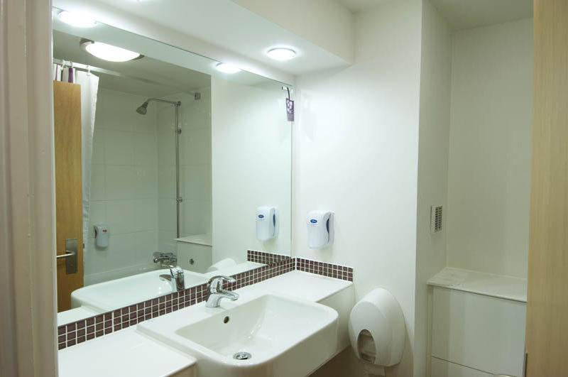 Premier Inn London Wimbledon South Zewnętrze zdjęcie